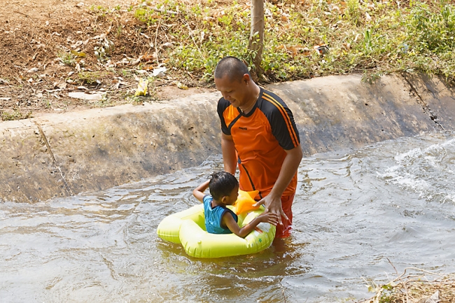 Famille et amis-AVR16-013